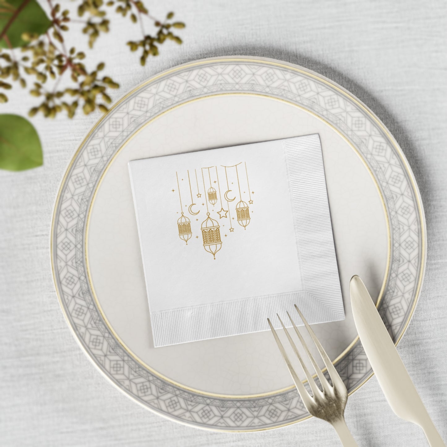 Elegant Gold Lantern Napkins for Ramadan and Eid Celebrations